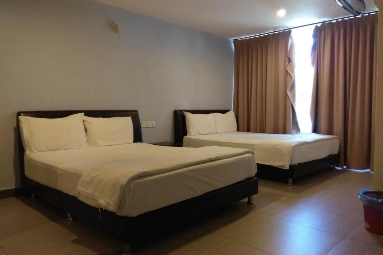 Oyo 90021 Star View Hotel Kampong Batu Tiga Exterior photo