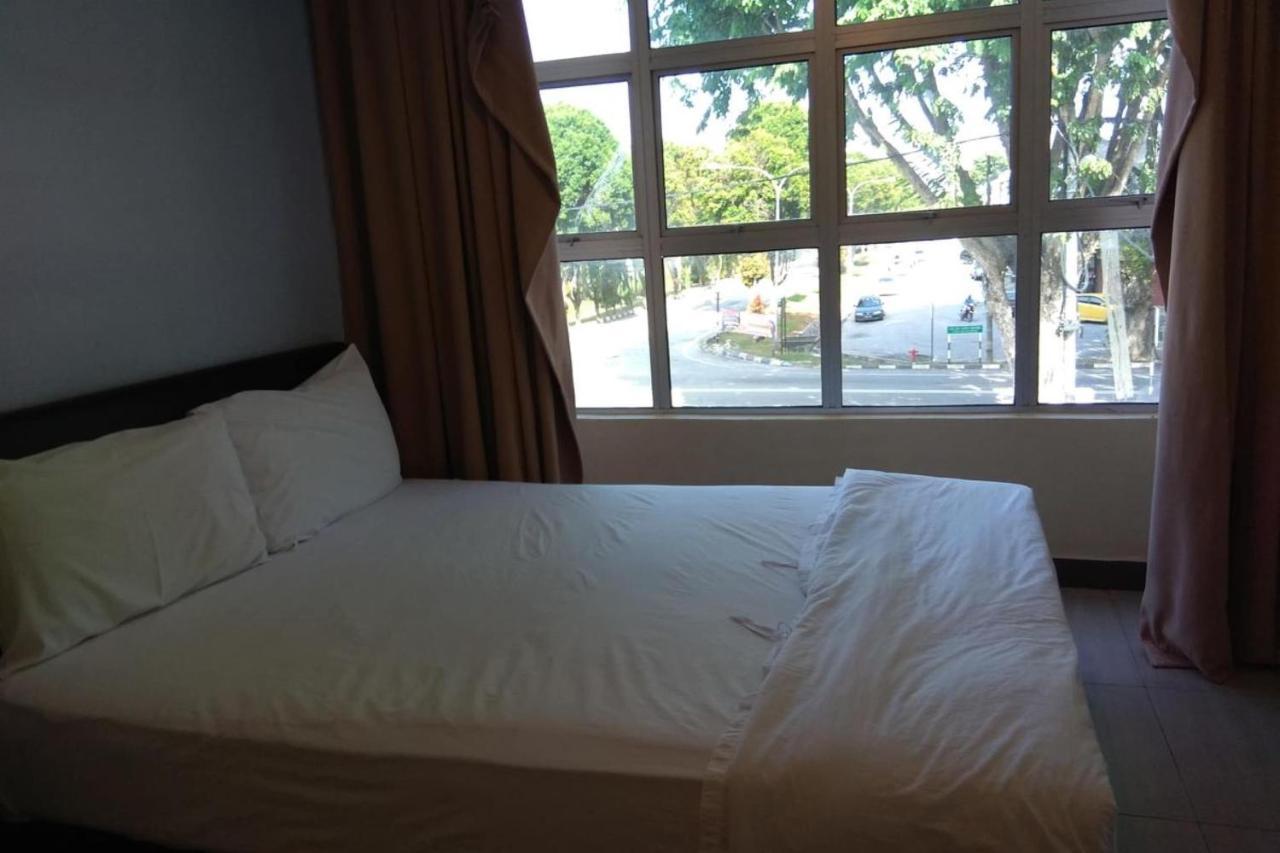 Oyo 90021 Star View Hotel Kampong Batu Tiga Exterior photo